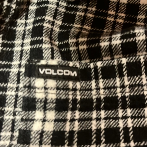 Volcom Women’s Button Up Shirt - Picture 7 of 9